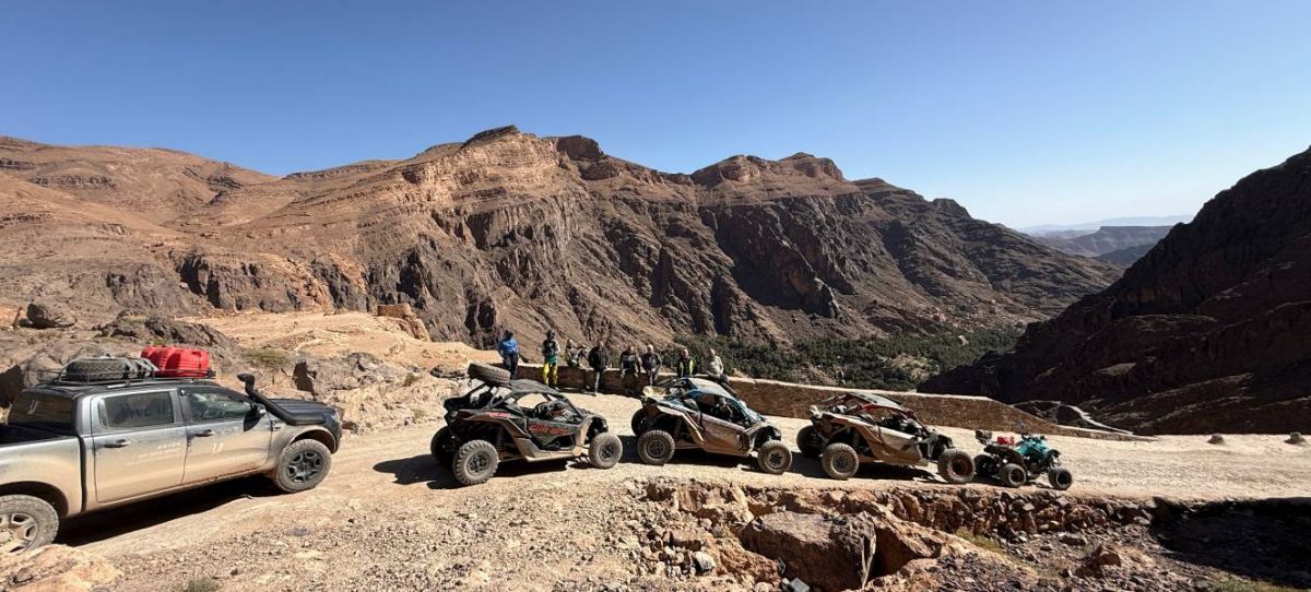 buggy tout terrain dans le désert marocain